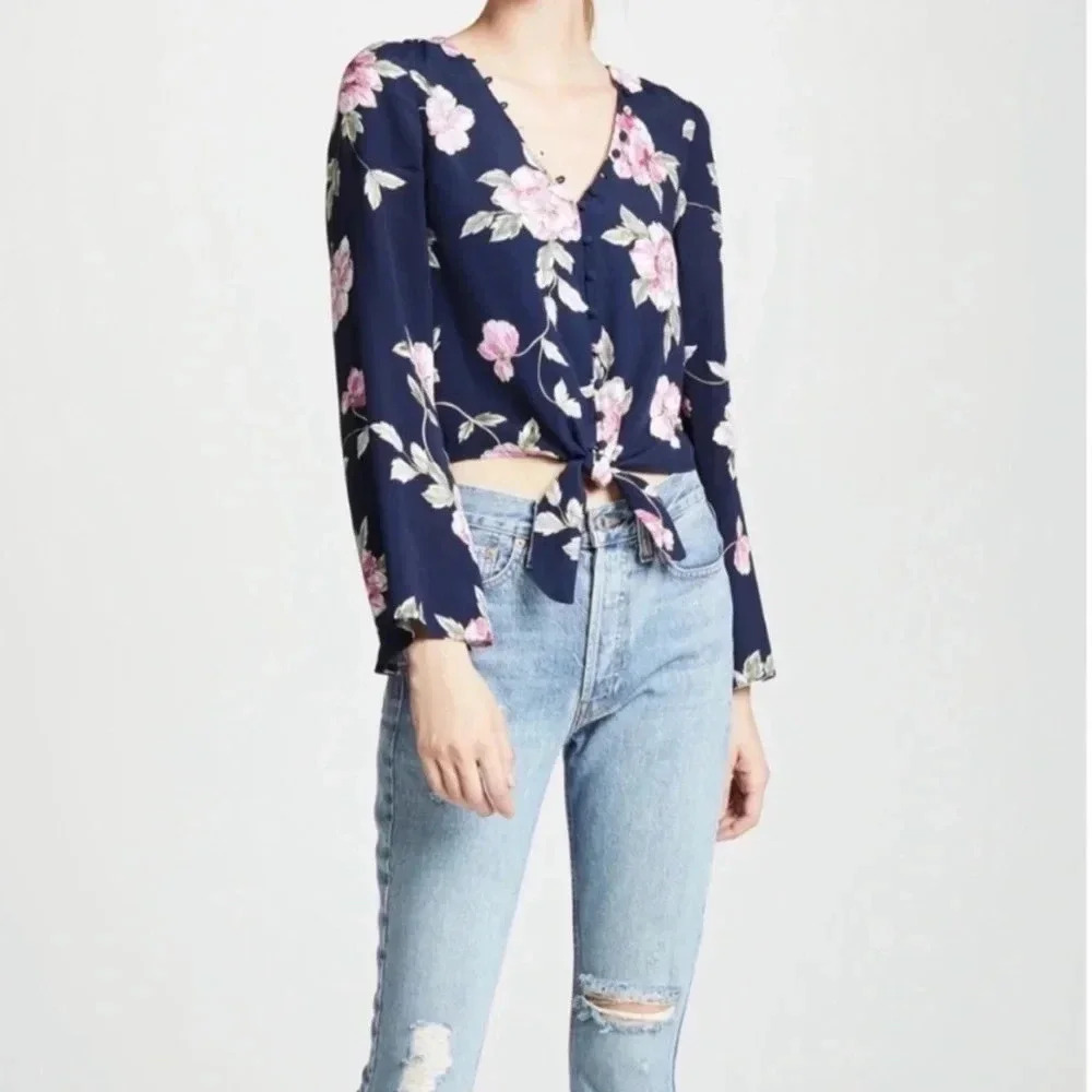 Cupcakes & Cashmere Floral Jerome Bell Sleeve Blouse Size Small - Picture 9 of 11